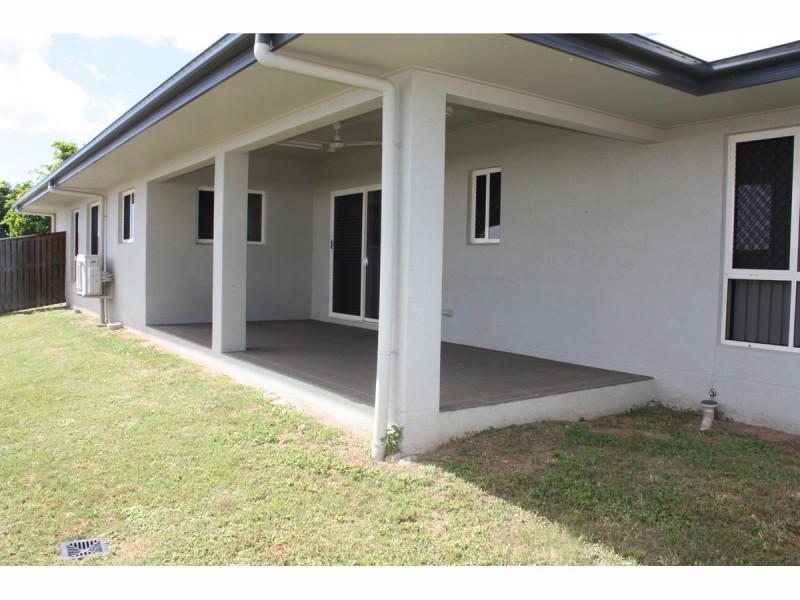 17 Yanooa Court, Bushland Beach QLD 4818