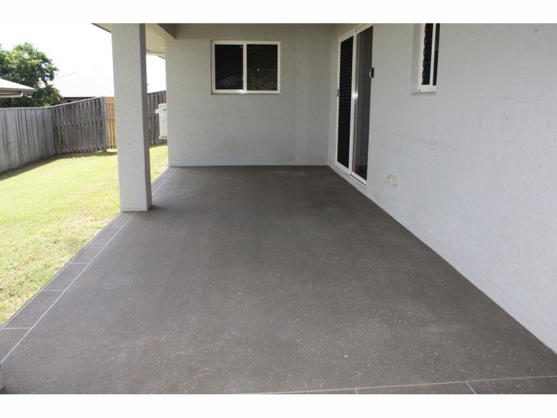 17 Yanooa Court, Bushland Beach QLD 4818