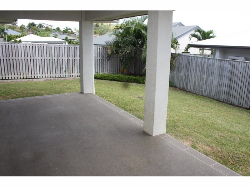 17 Yanooa Court, Bushland Beach QLD 4818