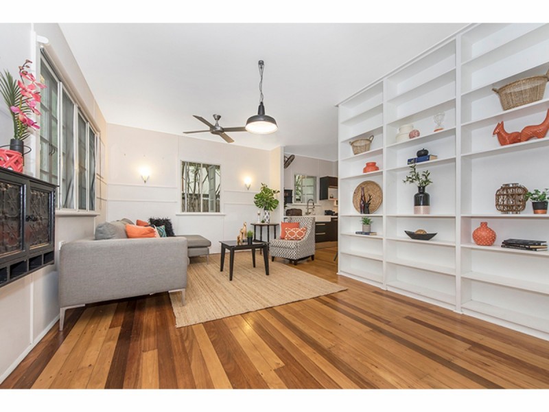 11 Margaret Street, West End QLD 4810