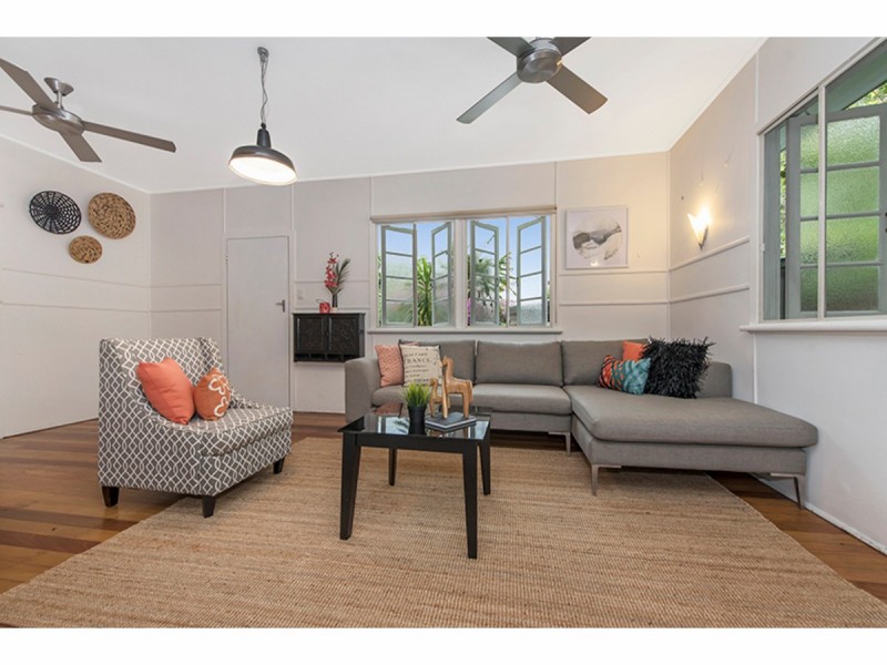 11 Margaret Street, West End QLD 4810