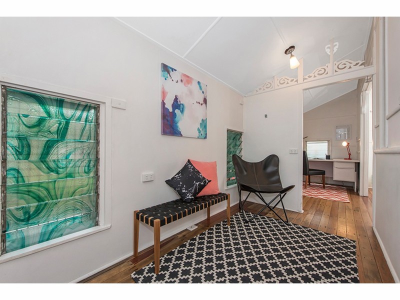 11 Margaret Street, West End QLD 4810