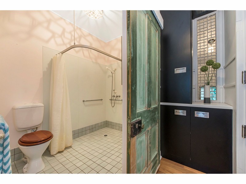 11 Margaret Street, West End QLD 4810