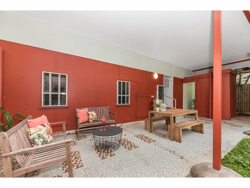 11 Margaret Street, West End QLD 4810