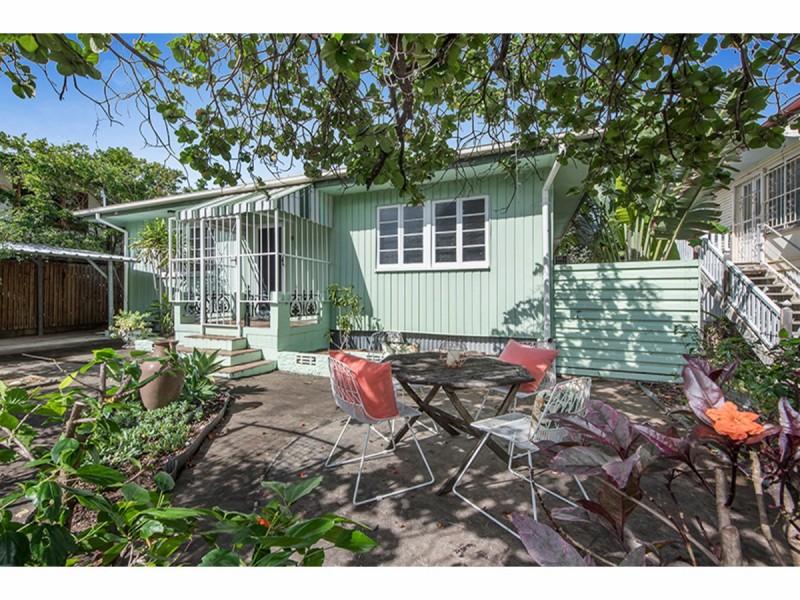 11 Margaret Street, West End QLD 4810