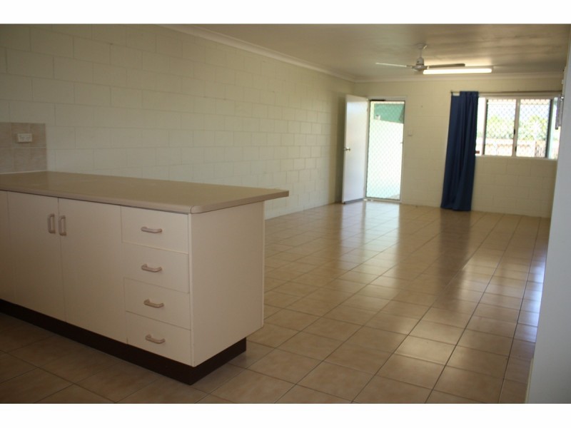 1/15 Saltbush Drive, Rasmussen QLD 4815