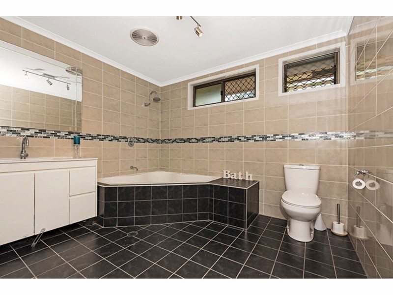 29 Winston Crescent, Kirwan QLD 4817