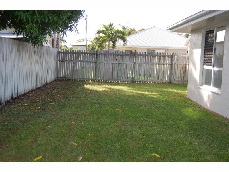 2/14 Caroline Street, Aitkenvale QLD 4814