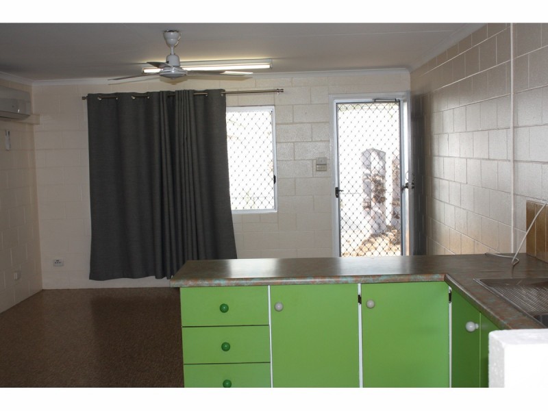 2/15 Fraire Street, Hermit Park QLD 4812