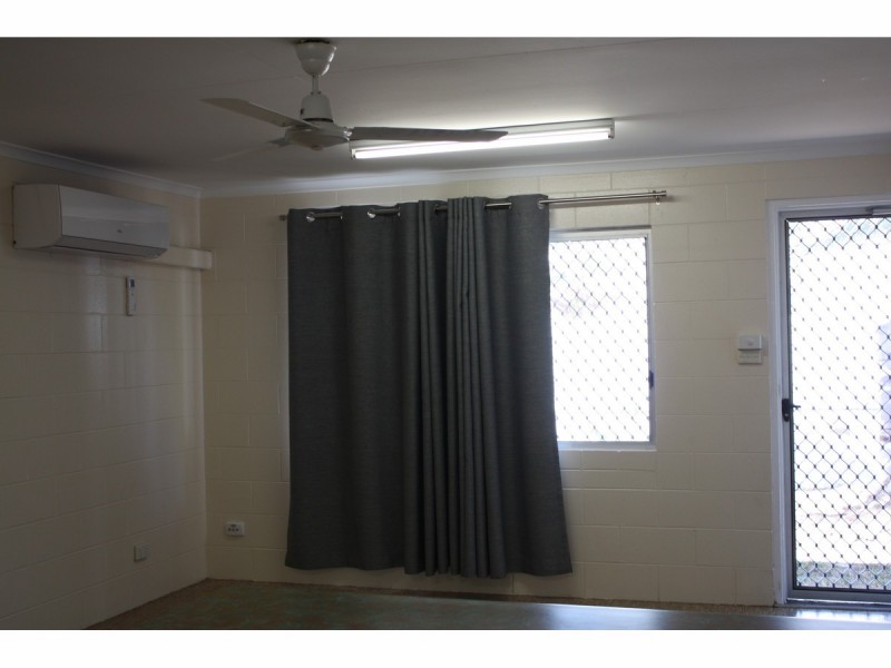 2/15 Fraire Street, Hermit Park QLD 4812