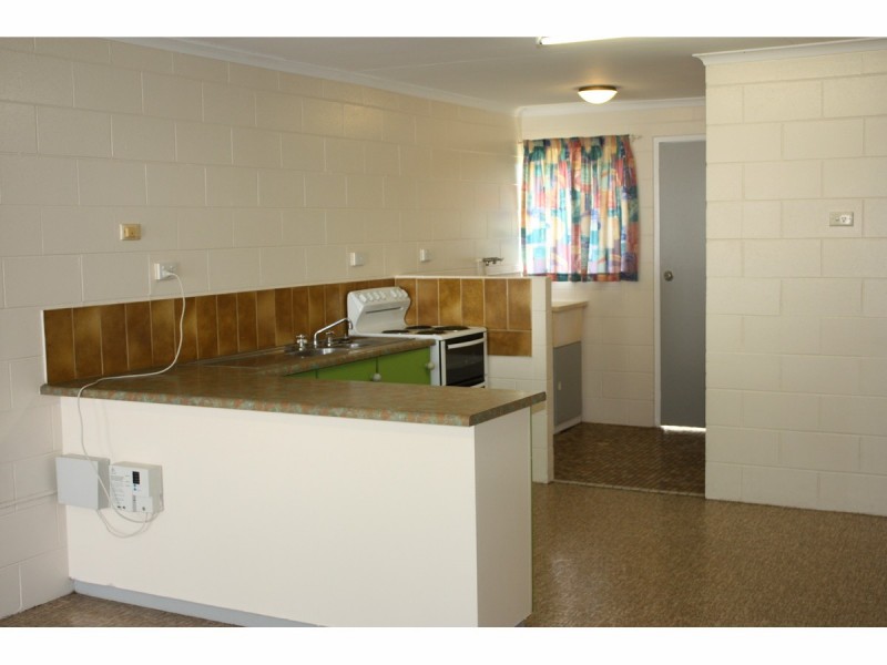 2/15 Fraire Street, Hermit Park QLD 4812