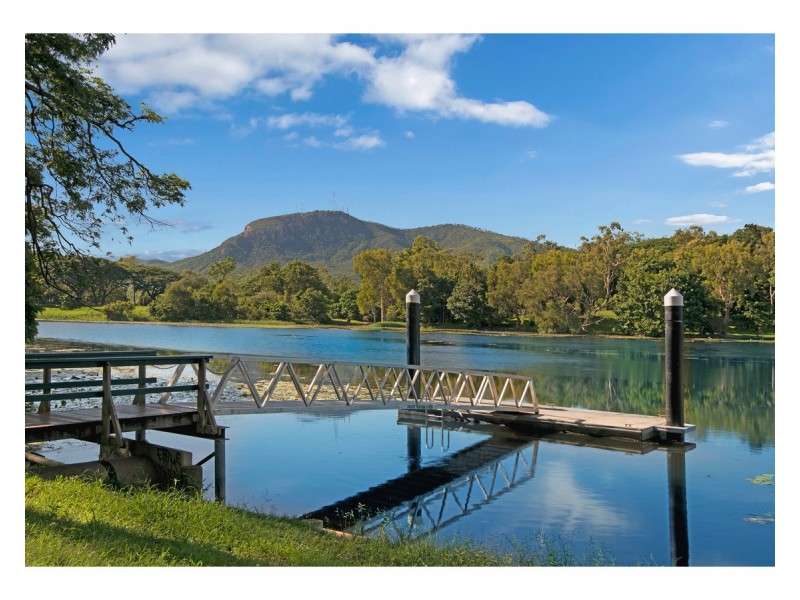 1 St Lucia Drive, Rasmussen QLD 4815