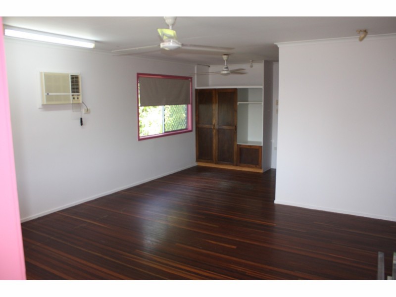 10 Bryant Street, Cranbrook QLD 4814