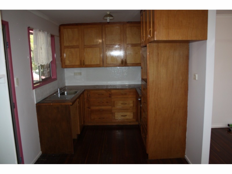 10 Bryant Street, Cranbrook QLD 4814