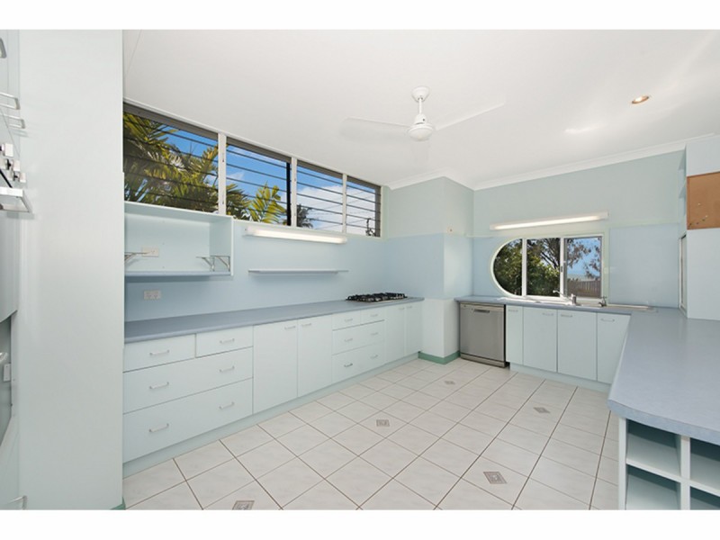 63 Cay Street, Saunders Beach QLD 4818