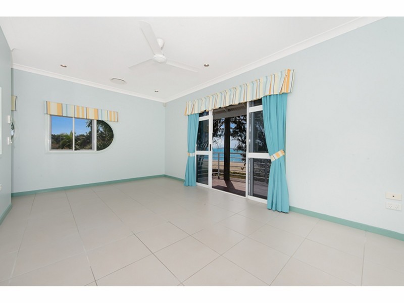 63 Cay Street, Saunders Beach QLD 4818
