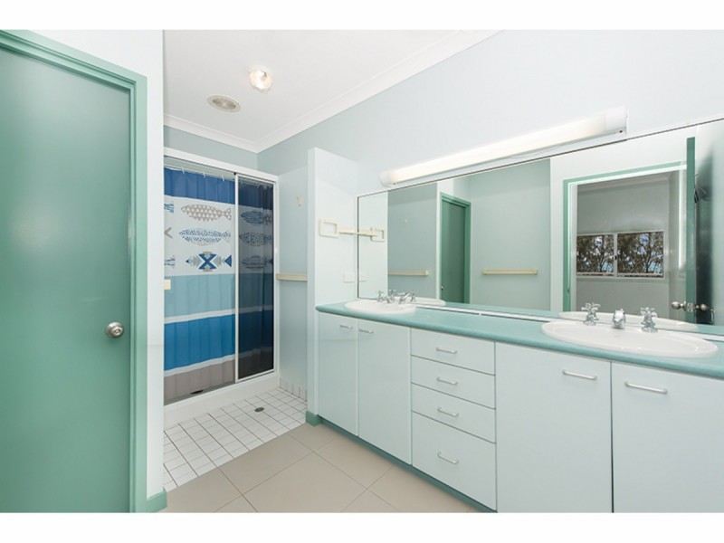 63 Cay Street, Saunders Beach QLD 4818