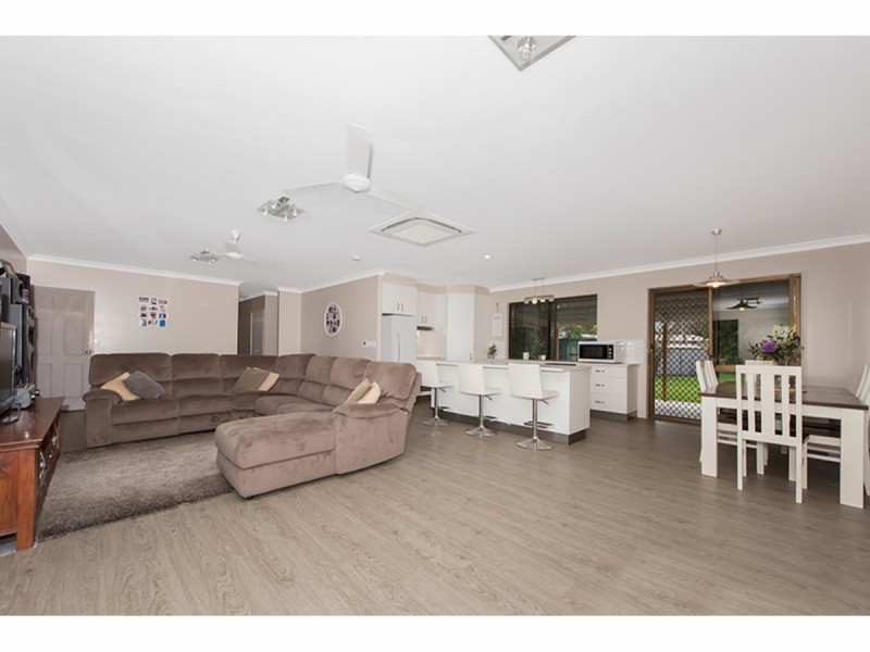 2 Flagstone Avenue, Rangewood QLD 4817