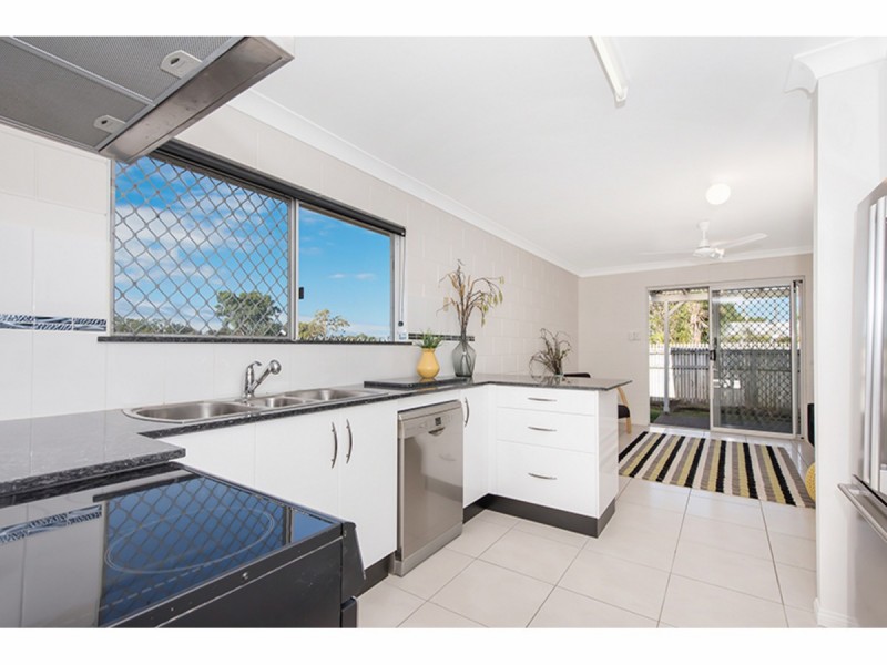 9/10 Blanes Street, Cranbrook QLD 4814