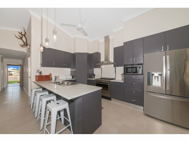 2 Goldfish Court, Burdell QLD 4818