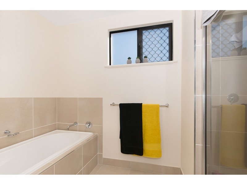 2 Goldfish Court, Burdell QLD 4818