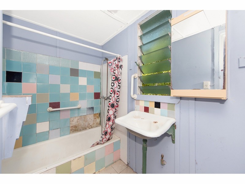 42 McLachlan Street, Currajong QLD 4812