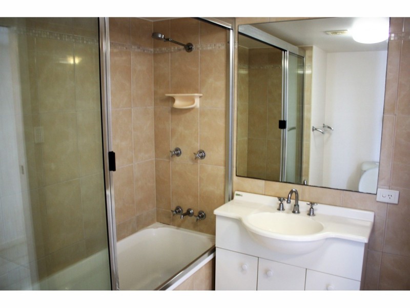 17/209 Wills Street, Townsville City QLD 4810