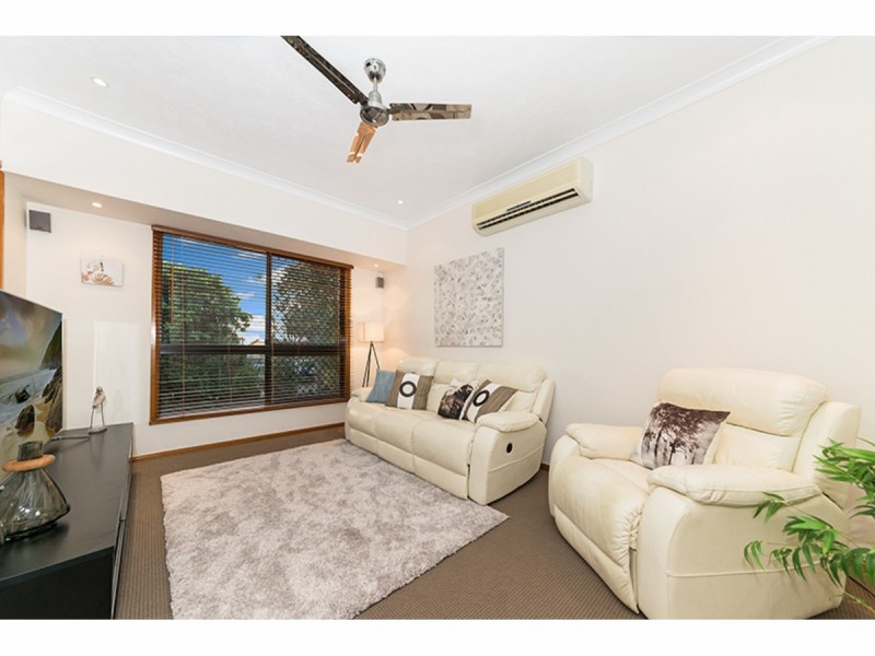 10 Kiandra Place, Mount Louisa QLD 4814