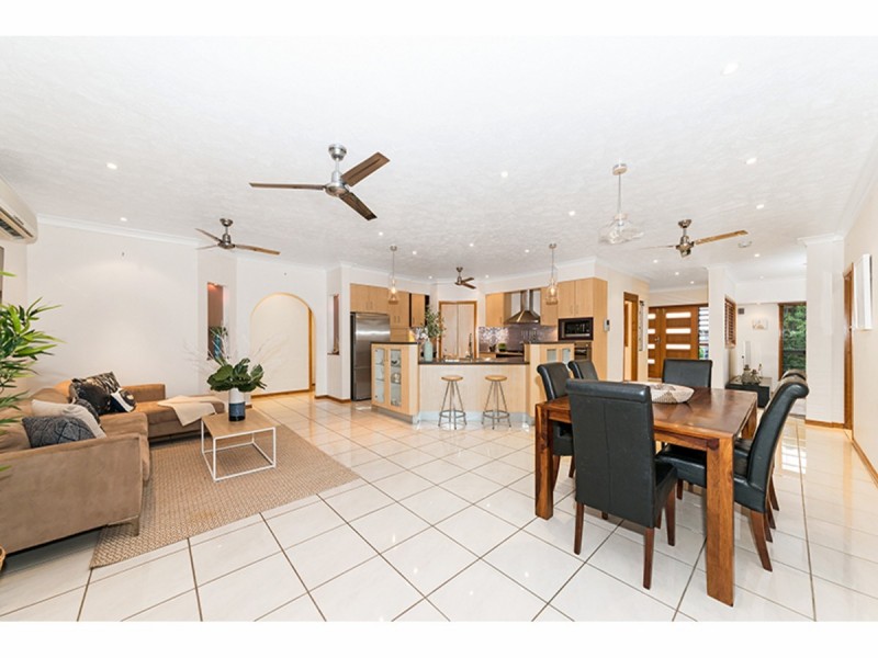 10 Kiandra Place, Mount Louisa QLD 4814