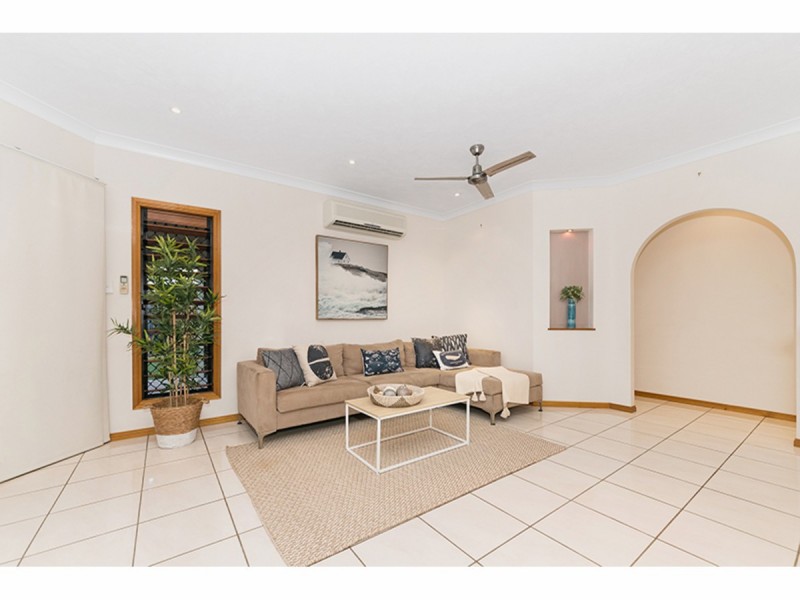 10 Kiandra Place, Mount Louisa QLD 4814