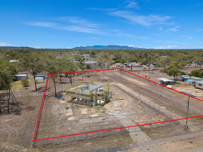 3 Batten Road, Mount Low QLD 4818