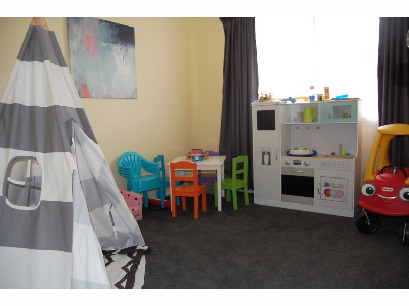 12 Gill Street, Kirwan QLD 4817