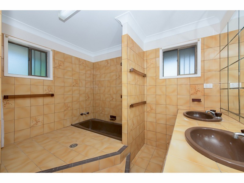 8 Mathiesen Street, Cranbrook QLD 4814