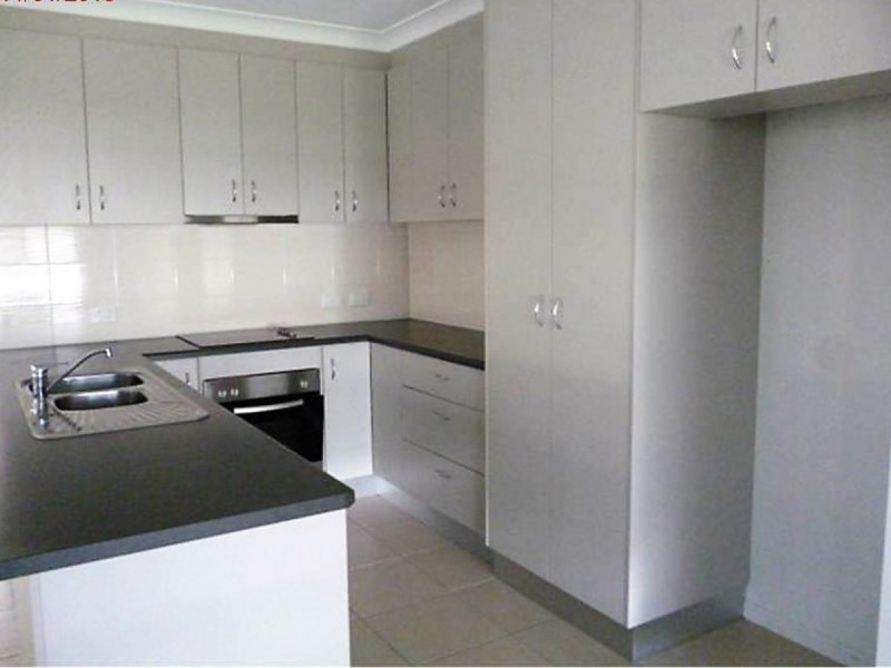 7 Sanderling Court, Kelso QLD 4815