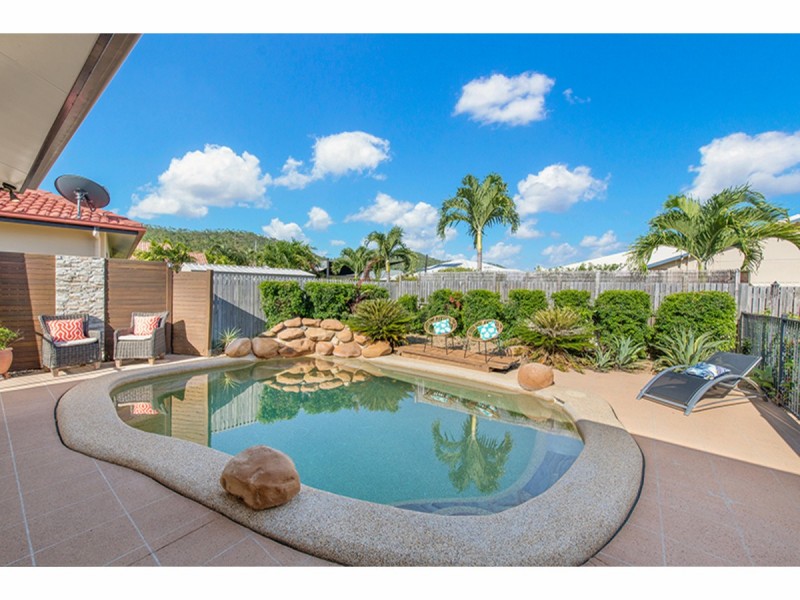 27 Bamboo Crescent, Mount Louisa QLD 4814