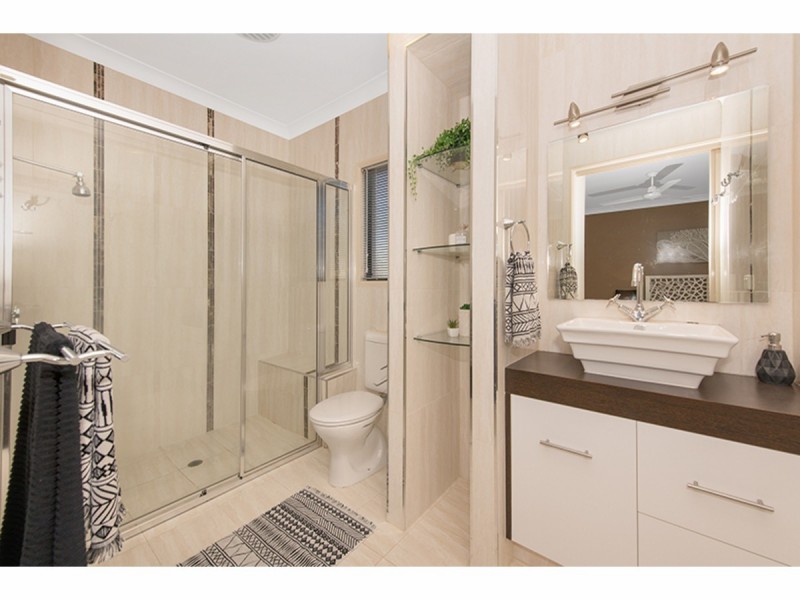 27 Bamboo Crescent, Mount Louisa QLD 4814