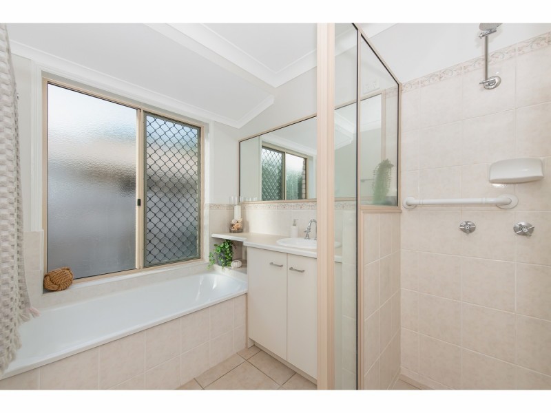 24 Tottenham Court, Kirwan QLD 4817