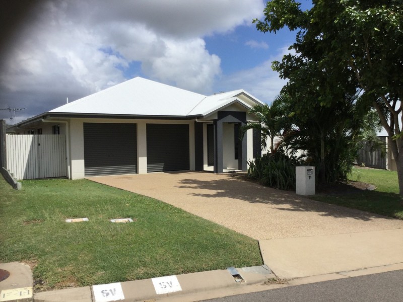 Bushland Beach QLD 4818