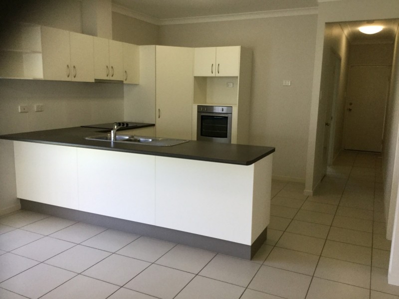 Bushland Beach QLD 4818