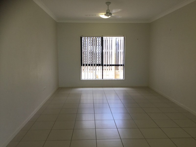 Bushland Beach QLD 4818