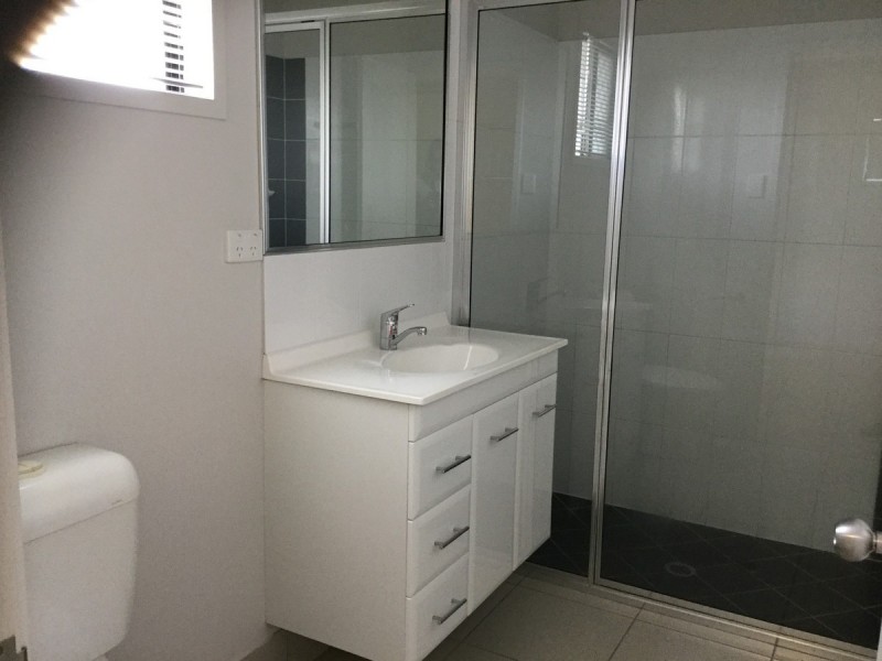 Bushland Beach QLD 4818