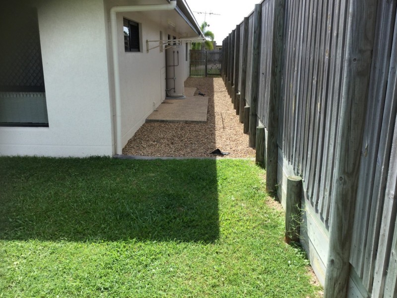 Bushland Beach QLD 4818