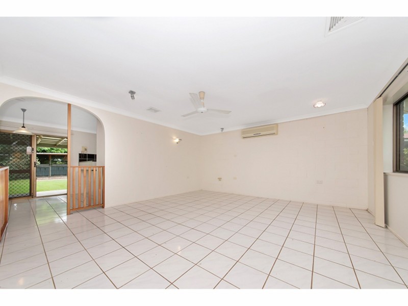 87 Wattle Street, Cranbrook QLD 4814