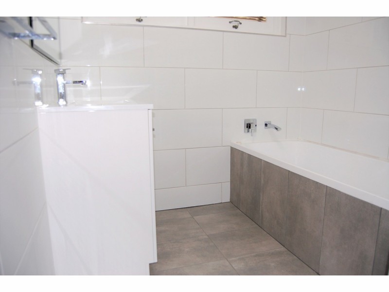 3 Raynor Street, Cranbrook QLD 4814