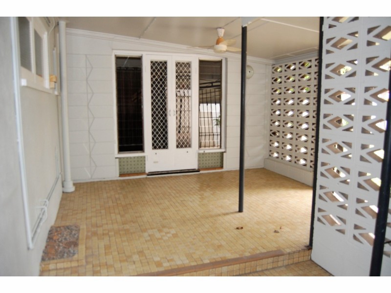 3 Raynor Street, Cranbrook QLD 4814