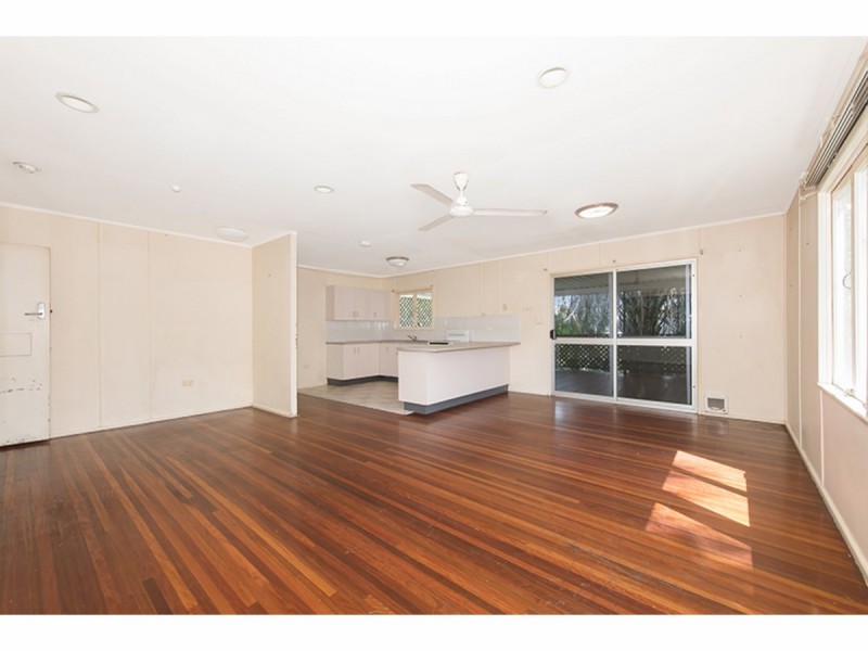 206 Charles Street, Cranbrook QLD 4814