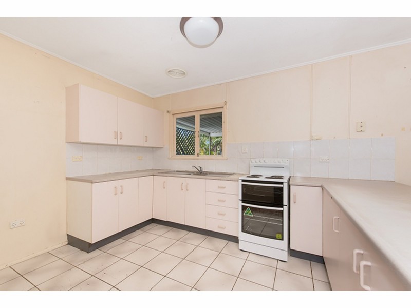 206 Charles Street, Cranbrook QLD 4814