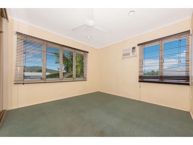 206 Charles Street, Cranbrook QLD 4814