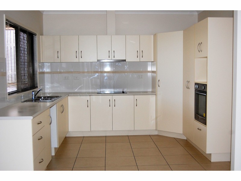 99 Klewarra Boulevard, Douglas QLD 4814