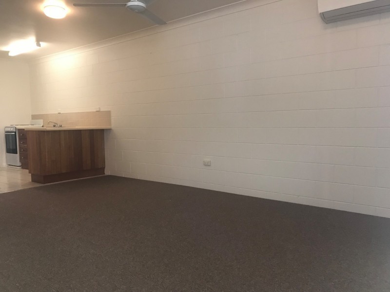 2/7 Armstrong Street, Hermit Park QLD 4812